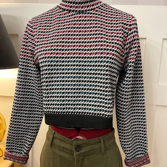 Fabletics Houndstooth Turtleneck Sweater - Black, Red, White Size XL - Picture 2 of 6